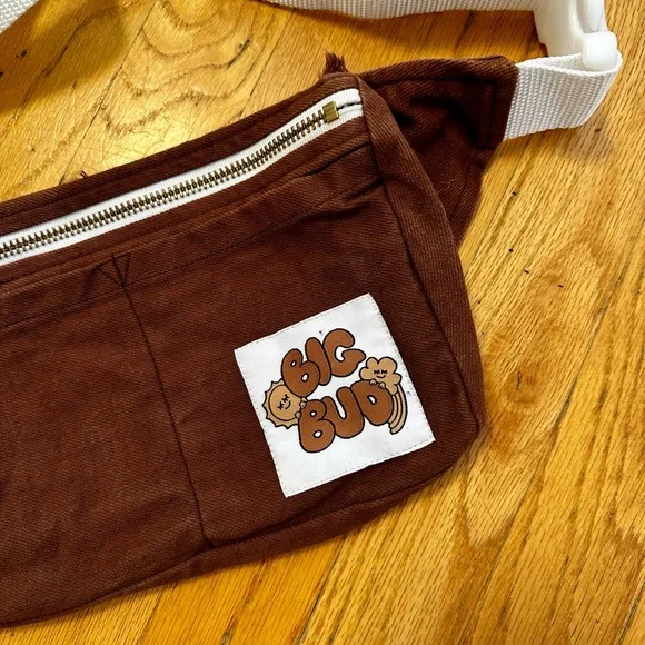 Big Bud Press Brown Fanny Pack Crossbody Bag with White Strap - Picture 2 of 4